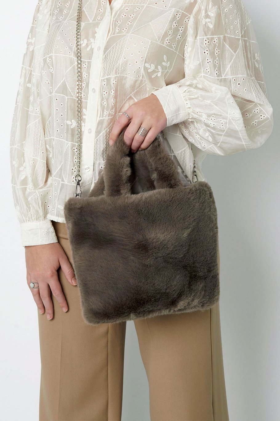 Faux fur city bag small - beige Picture6